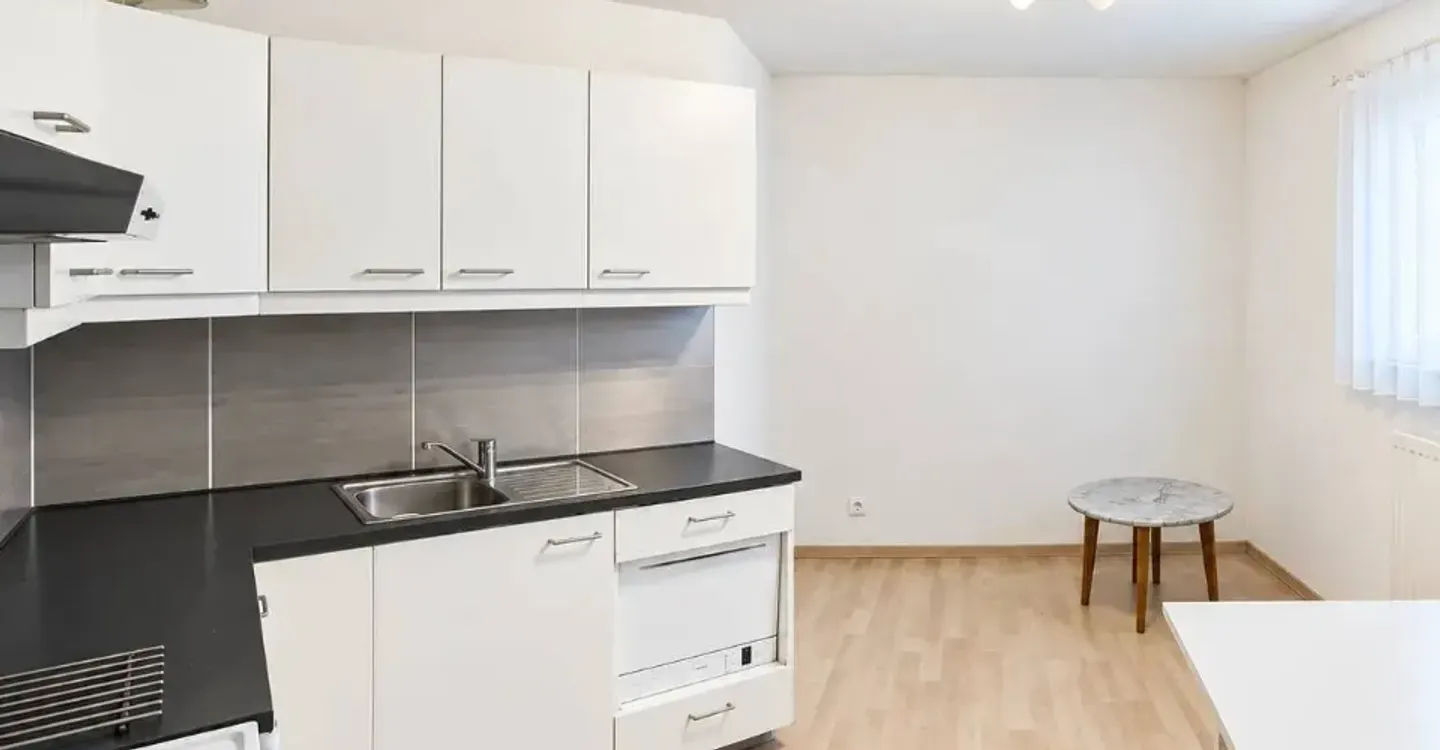 Casa familiare su più livelli con giardino paesaggistico - Foto 14 di 15