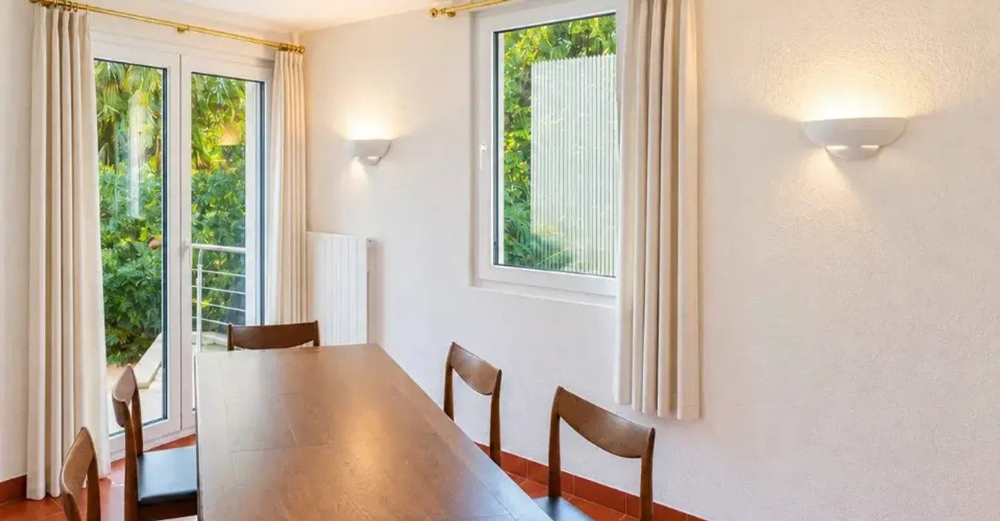 Casa familiare su più livelli con giardino paesaggistico - Foto 6 di 15