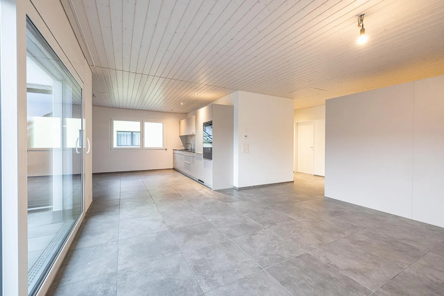 Modern Penthouse with Balcony - Photo 2 of 13
