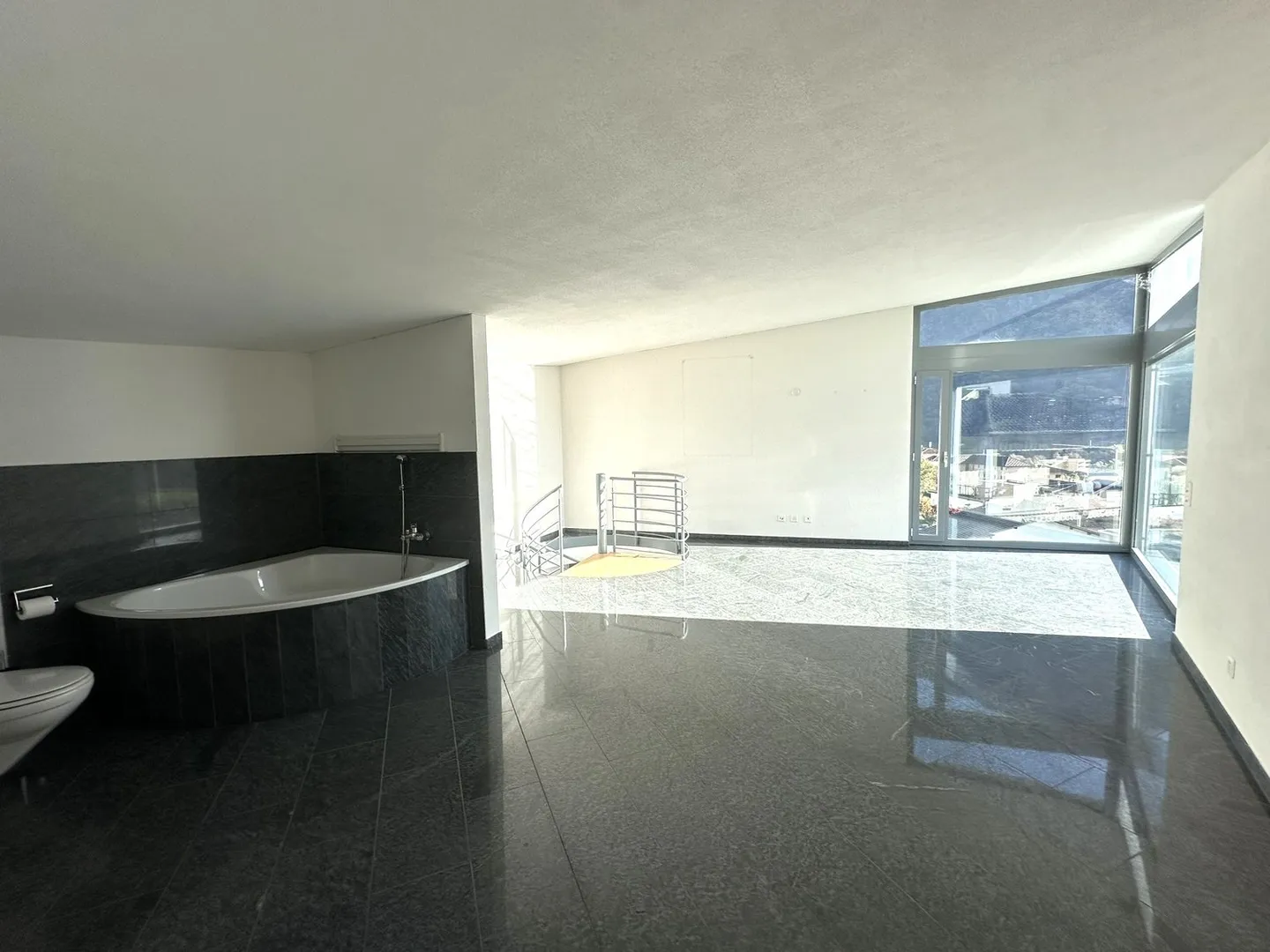 Bella casa con 3,5 camere, eventualmente 4,5 camere, soleggiata con vista - Foto 14 di 17