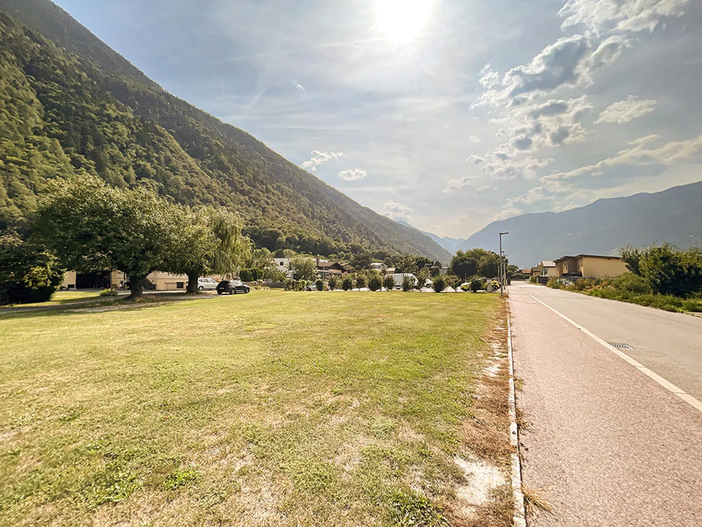 Doppelhaushälfte 5,5 Zimmer - Foto 2 von 3