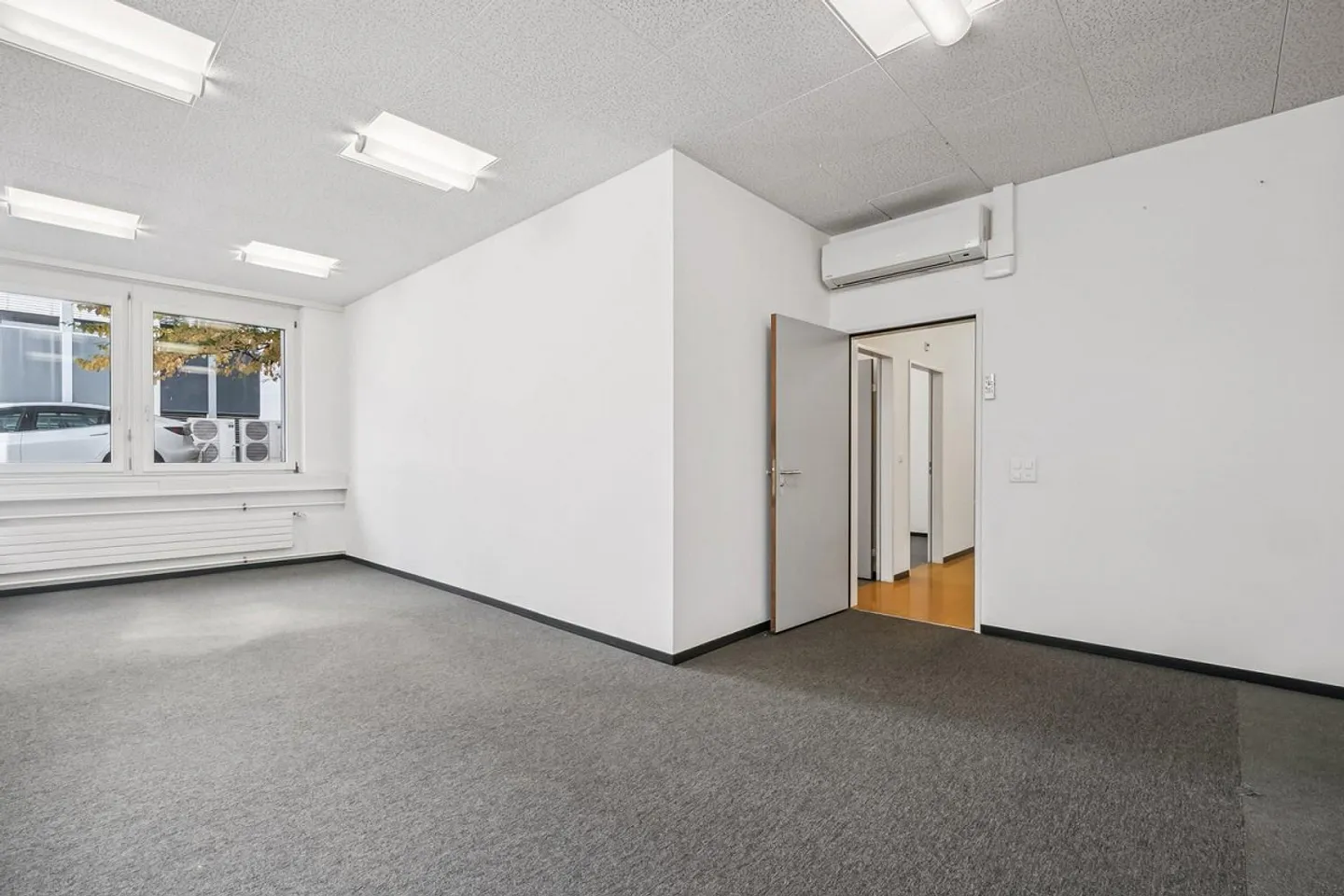 Your new commercial spaces in an excellent location - Photo 7 of 13