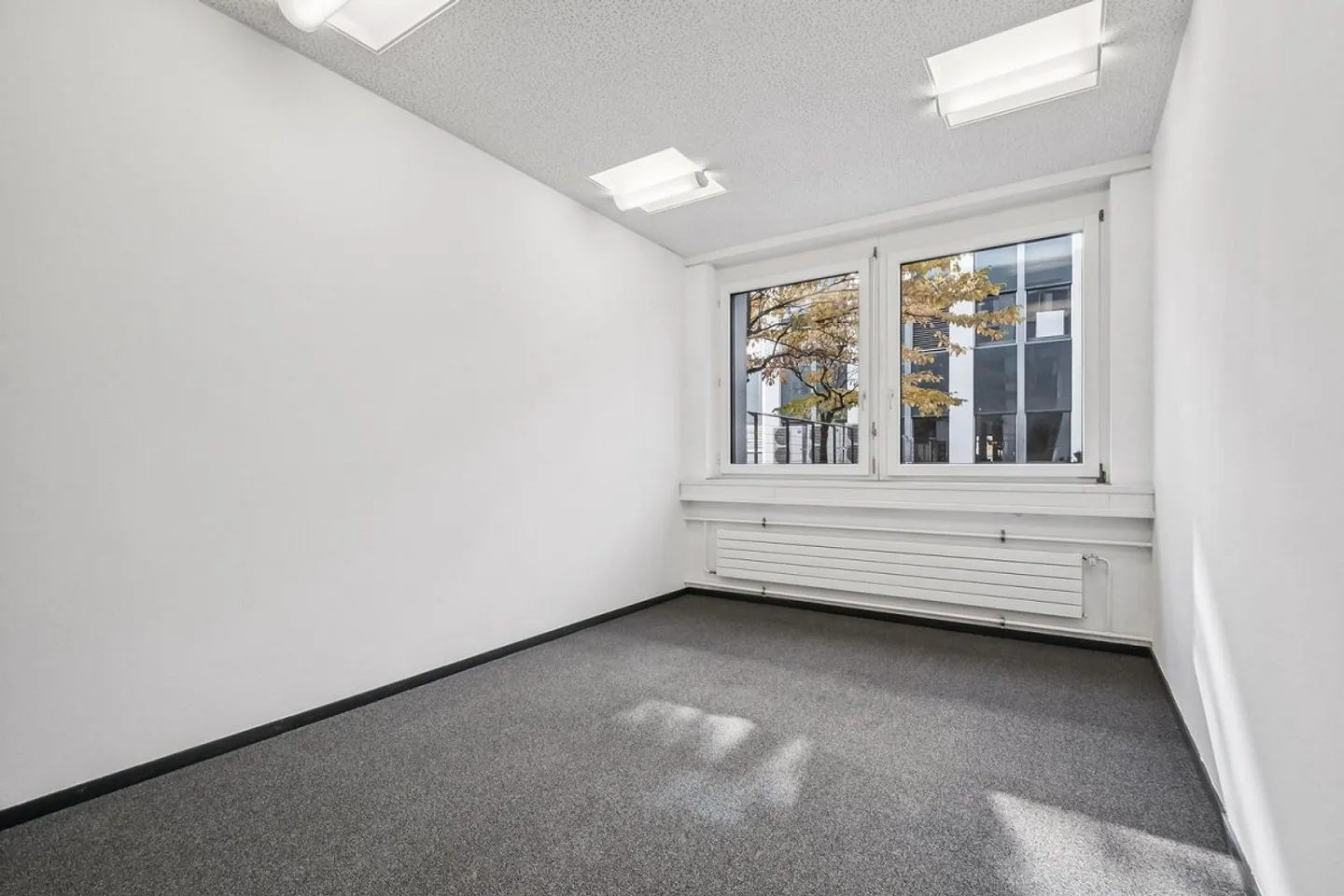 Your new commercial spaces in an excellent location - Photo 8 of 13
