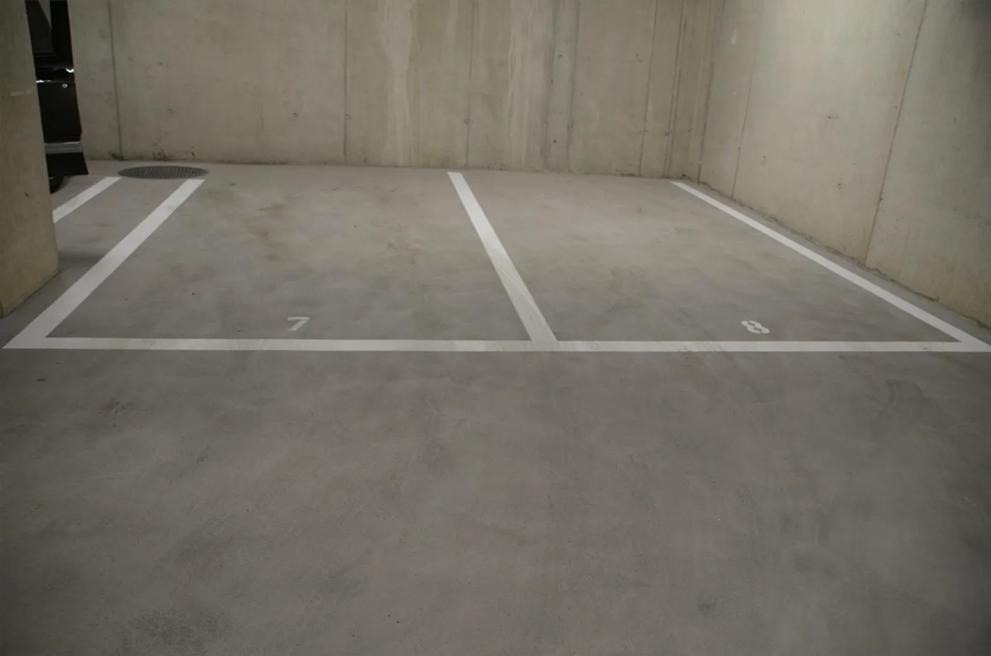 Posti auto in garage sotterranea in affitto su Bruderholz - Foto 3 di 3