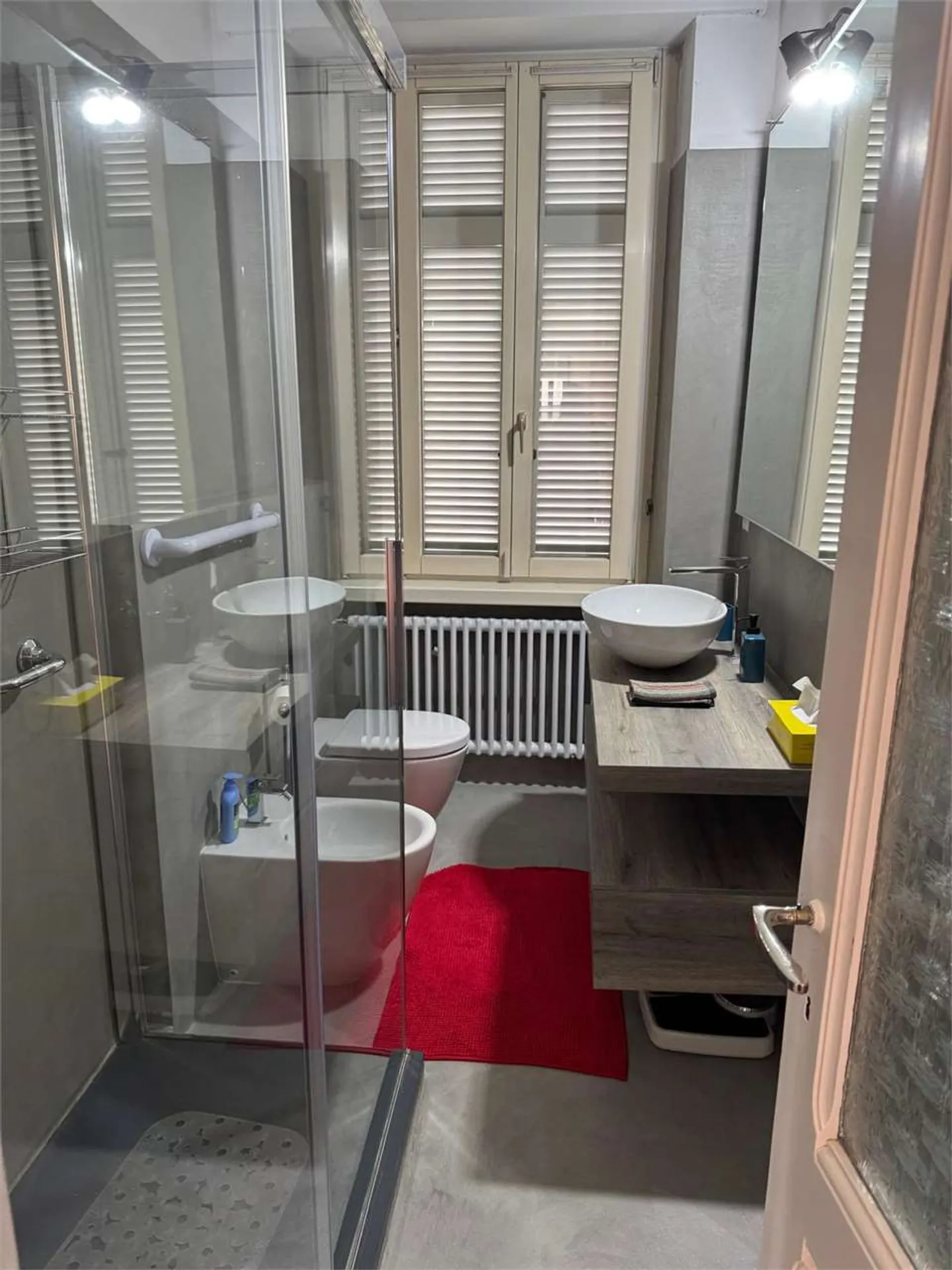 Elegant house for rent in Chiasso near the center with large garden - Photo 6 of 8