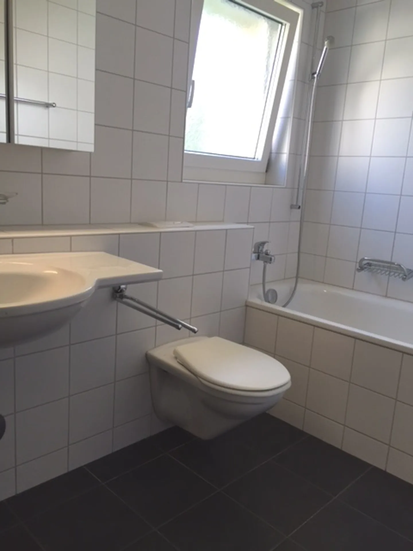 Beautiful 3.5 room apartment with balcony! - Photo 5 of 6