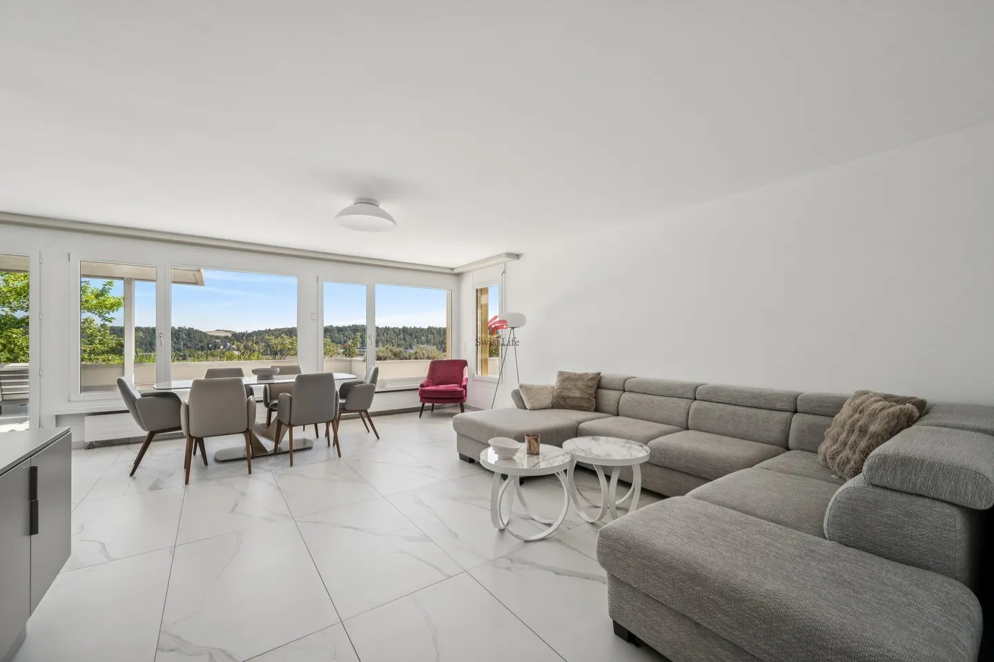 Sunny Terrace Apartment - Central and Quiet - Photo 2 of 11