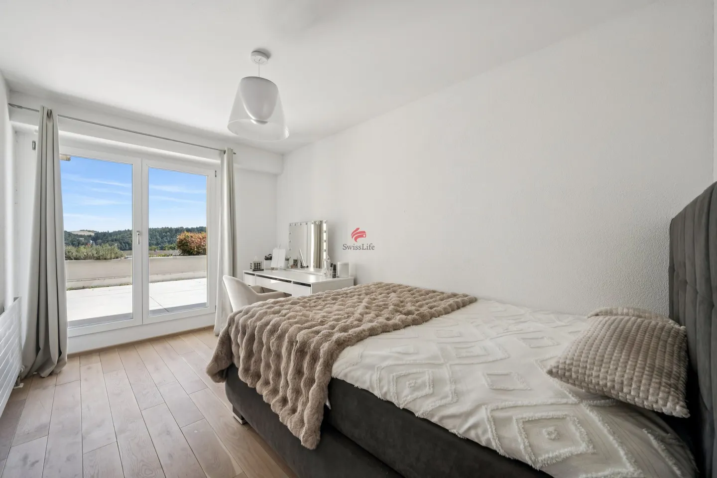 Sunny Terrace Apartment - Central and Quiet - Photo 7 of 11