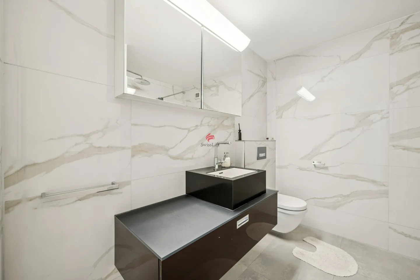 Sunny Terrace Apartment - Central and Quiet - Photo 9 of 11