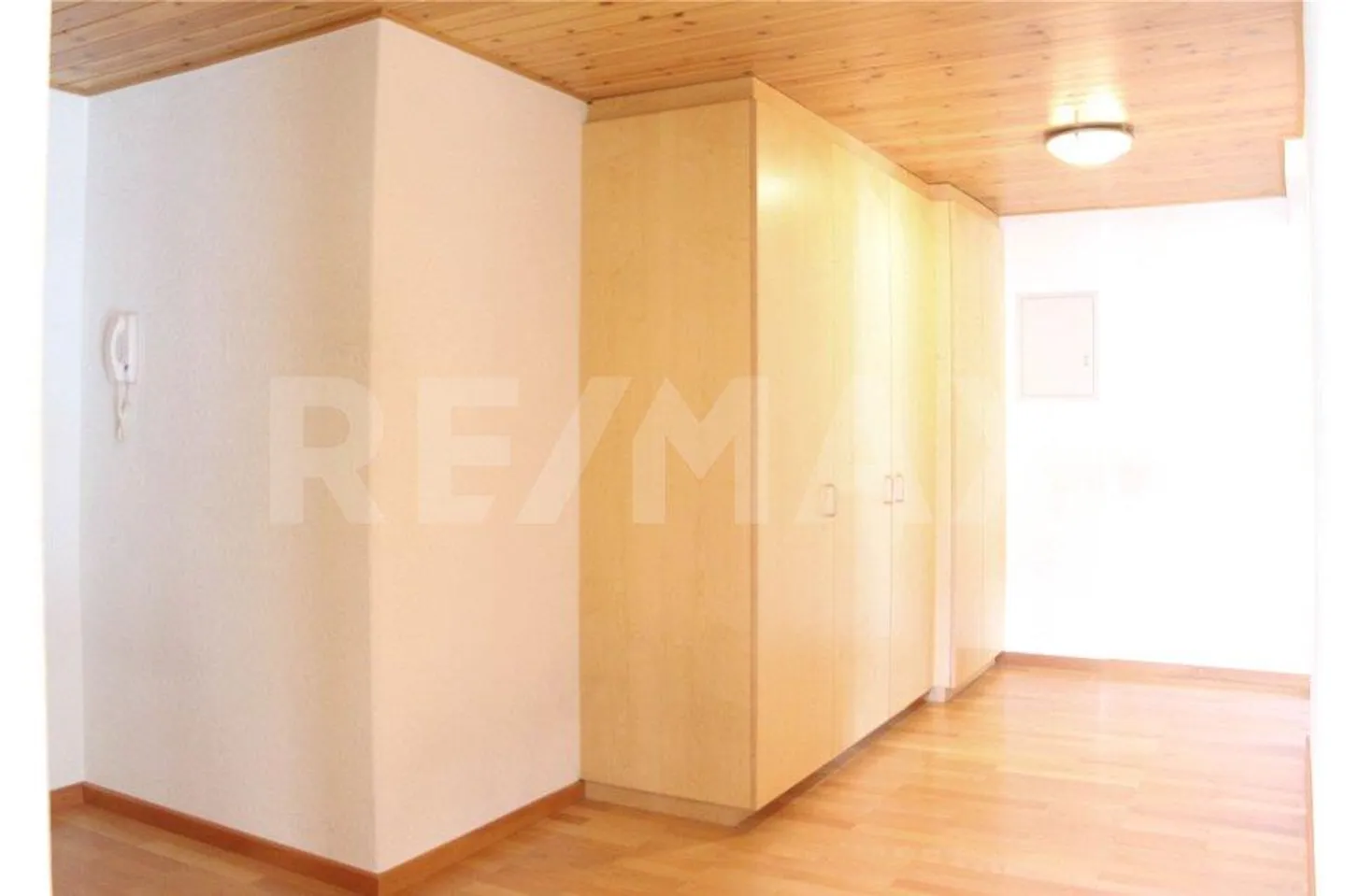 Bright and spacious 3.5-room apartment in a quiet location in Ibach-Schwyz, SZ - Photo 10 of 13