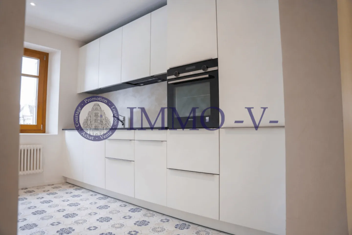 Cachet et élégance au centre-ville - appartement rénové avec caractère - Foto 4 di 10