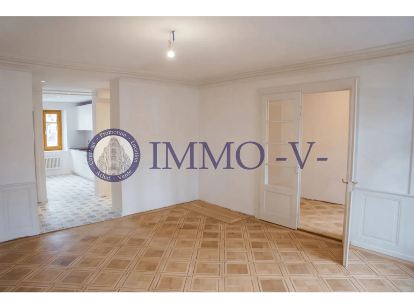 Cachet et élégance au centre-ville - appartement rénové avec caractère - Foto 1 di 10