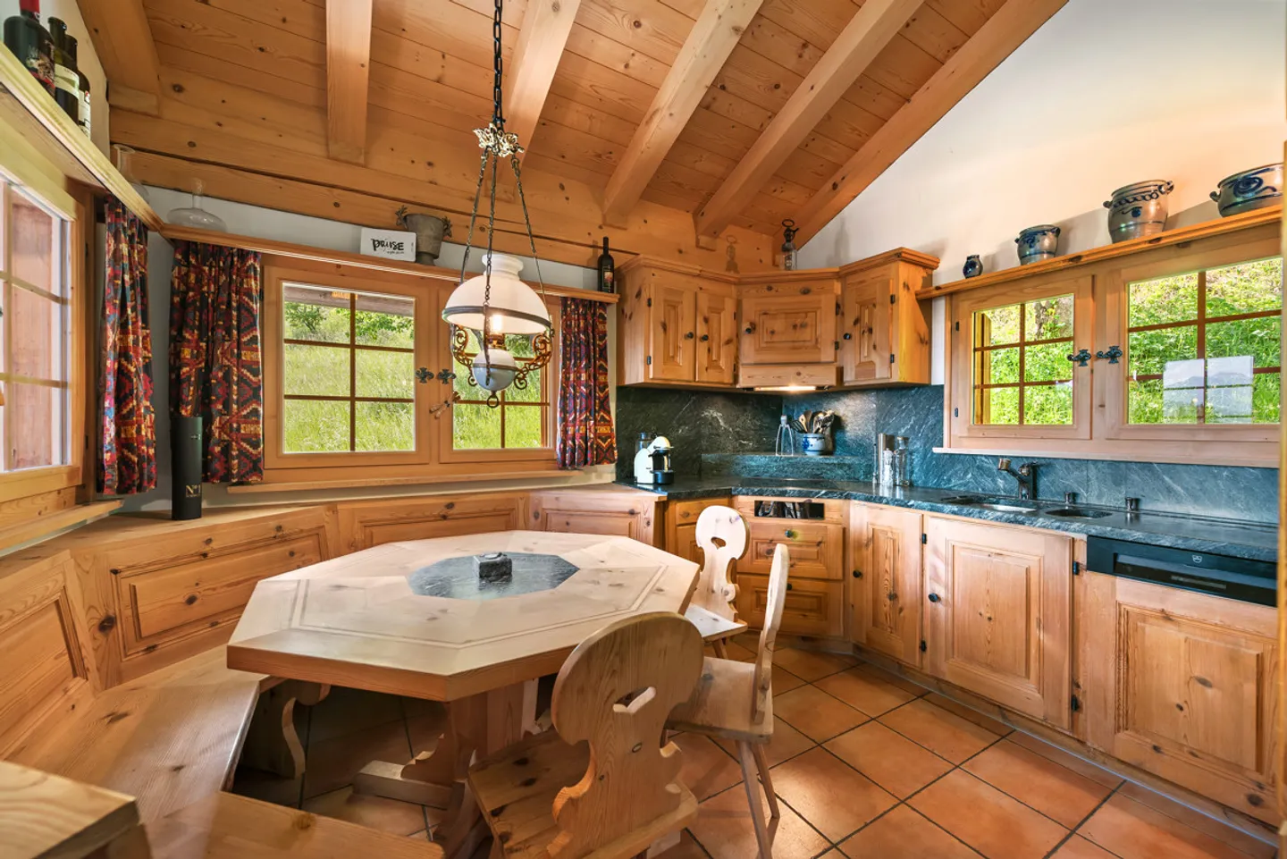 Maissen-Ferienhaus in Valbella mit Panorama und an Ski-in/Ski-out-Lage - Foto 4 von 6