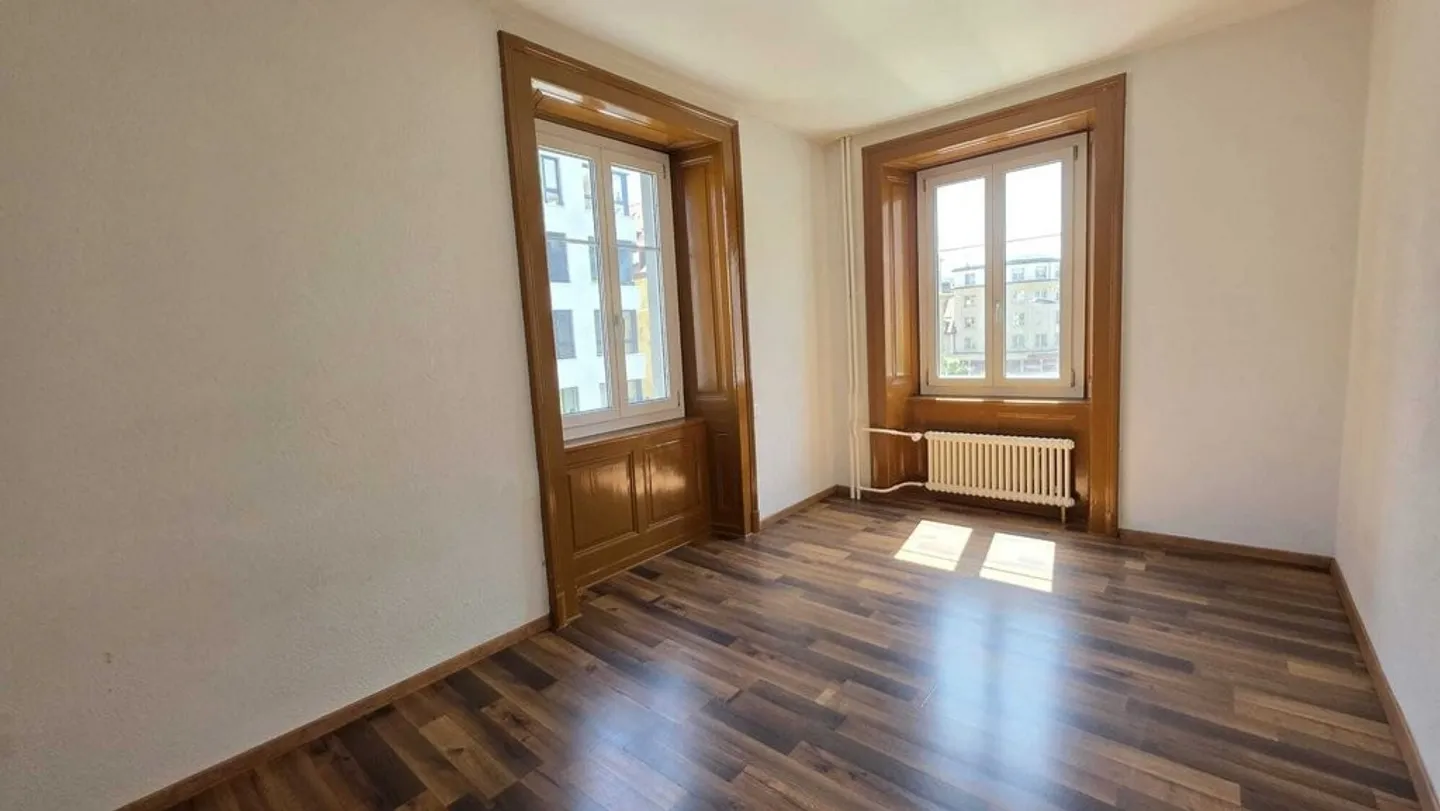 Bell'appartamento con balcone - Foto 3 di 8