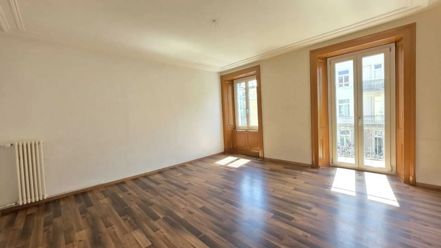 Bell'appartamento con balcone - Foto 4 di 8