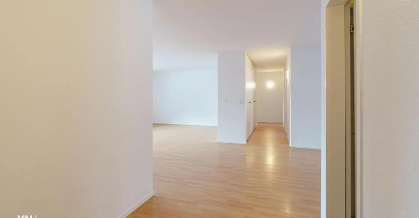 Appartamento luminoso con vista sulla valle in un quartiere adatto alle famiglie - Foto 6 di 11