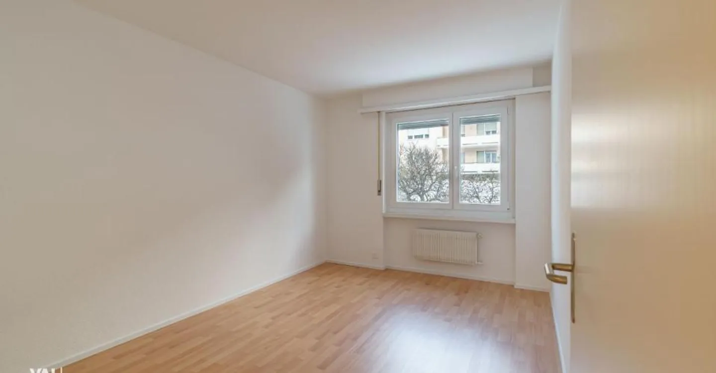 Appartamento luminoso con vista sulla valle in un quartiere adatto alle famiglie - Foto 9 di 11
