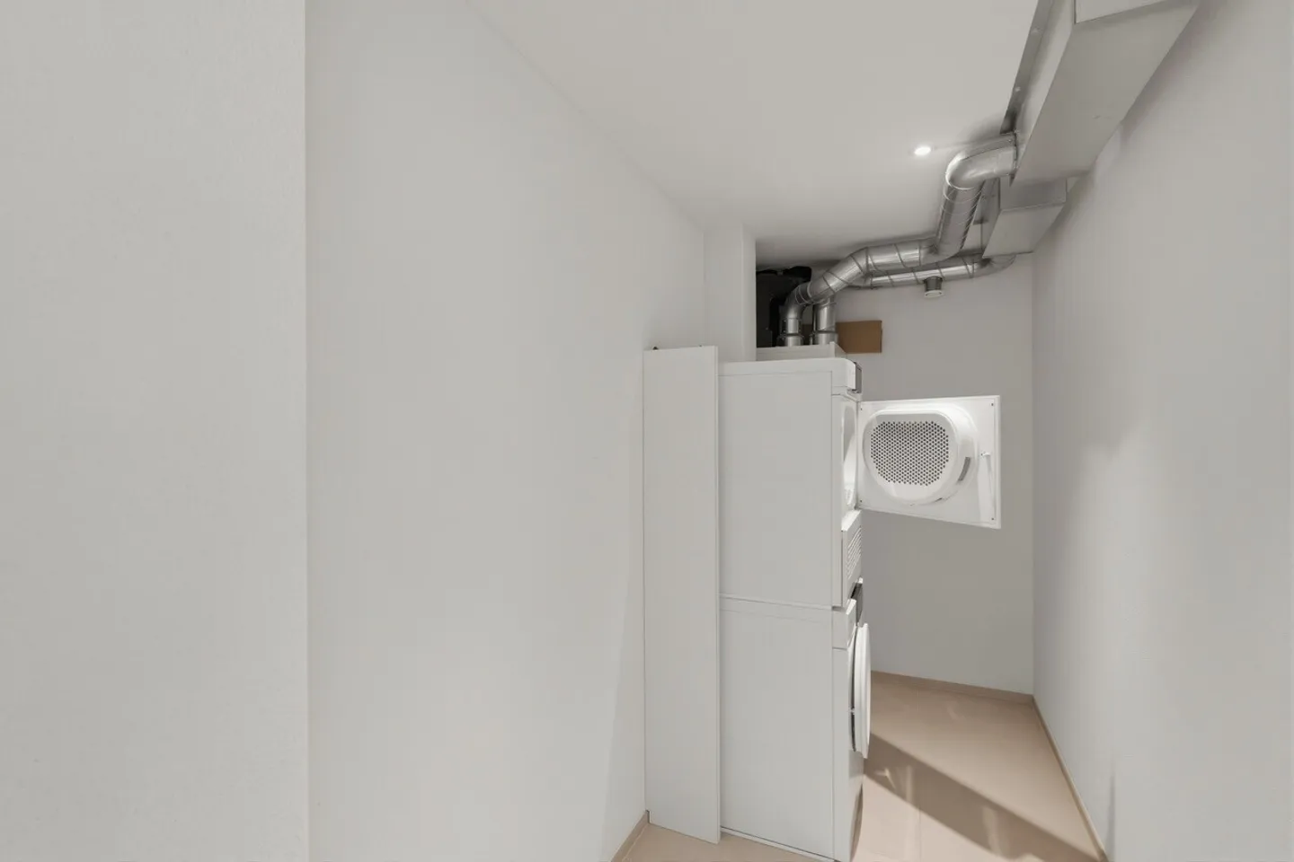 Appartement 4.5 pièces à Greppen – moderne, calme et proche du lac - Photo 1 sur 5