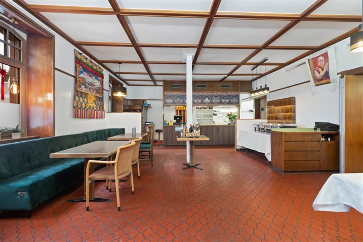 Central Residential and Commercial Building, 3 Units, Schöftland - Photo 7 of 13