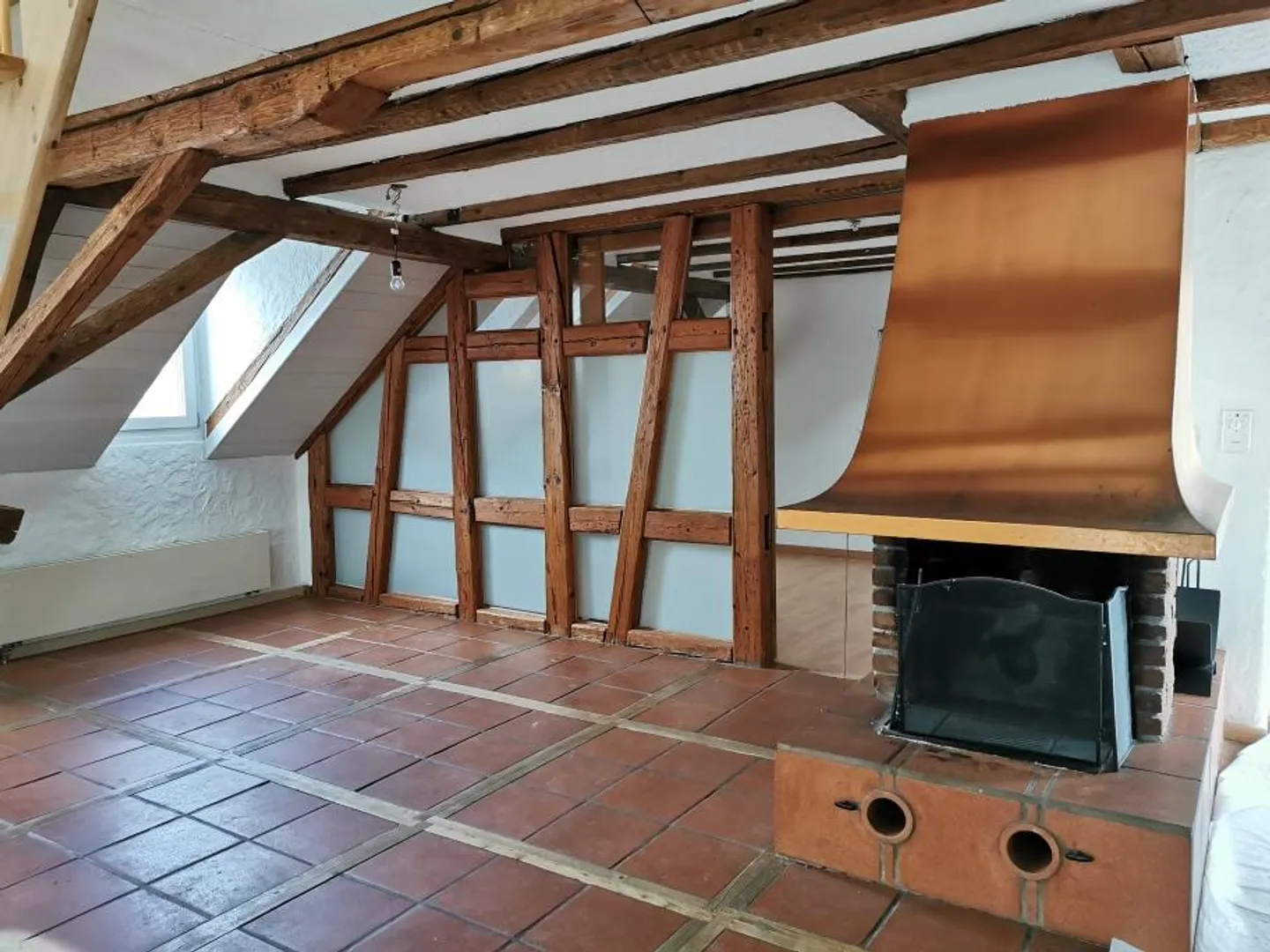 Appartamento mansardato ristrutturato di 2,5 locali in un quartiere tranquillo - Foto 1 di 5