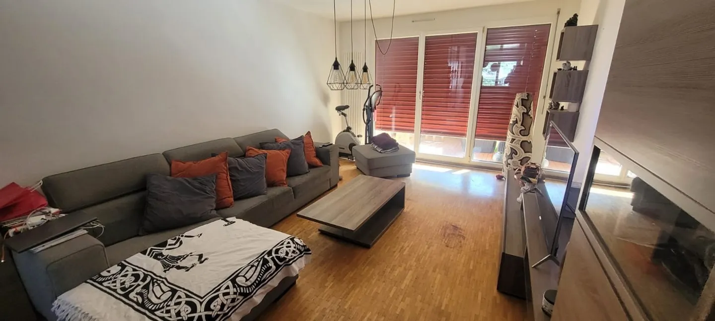 Room for rent with private bathroom - Photo 4 of 9