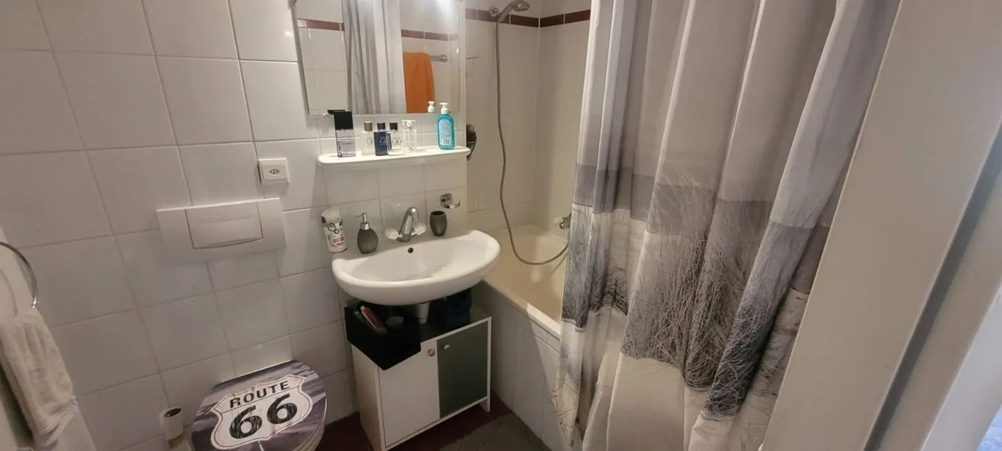 Room for rent with private bathroom - Photo 3 of 9