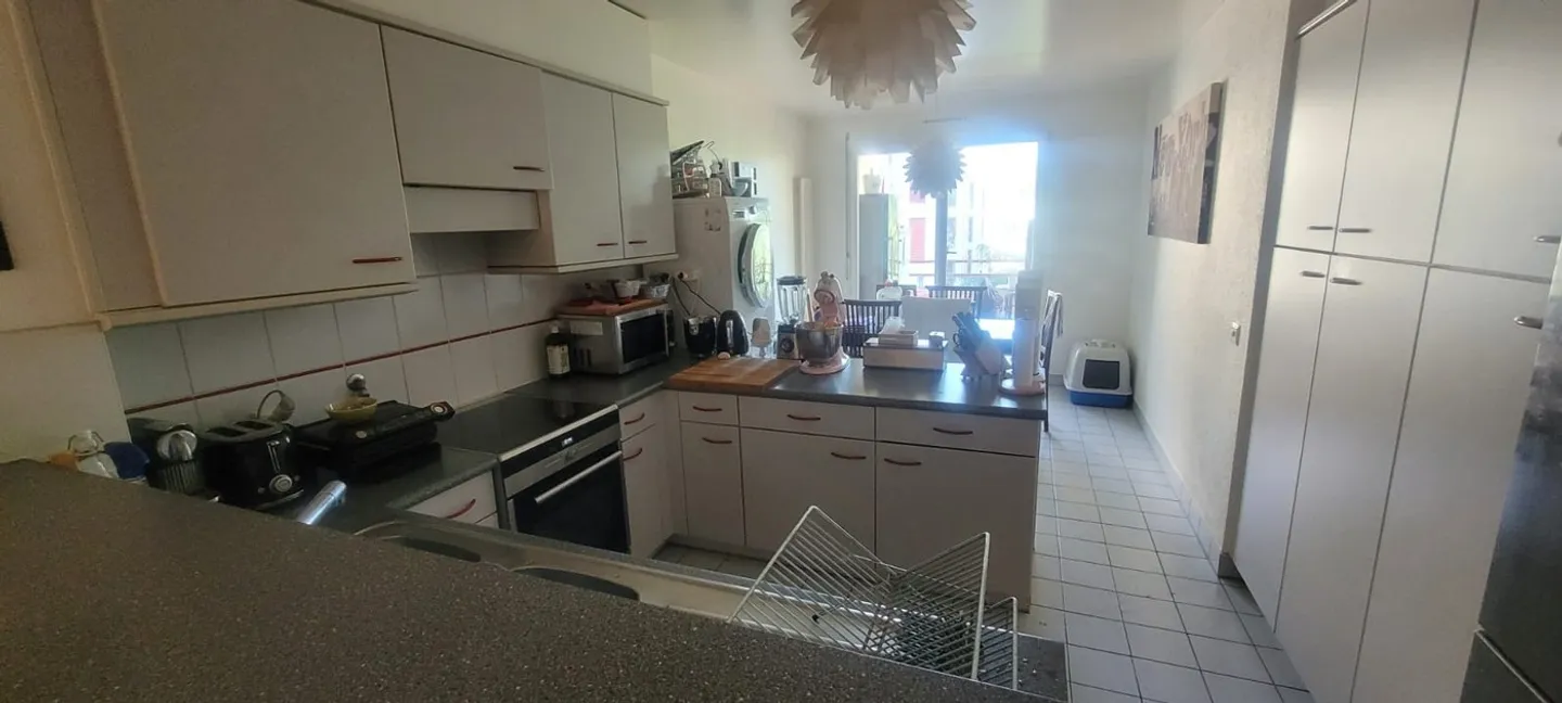 Room for rent with private bathroom - Photo 7 of 9