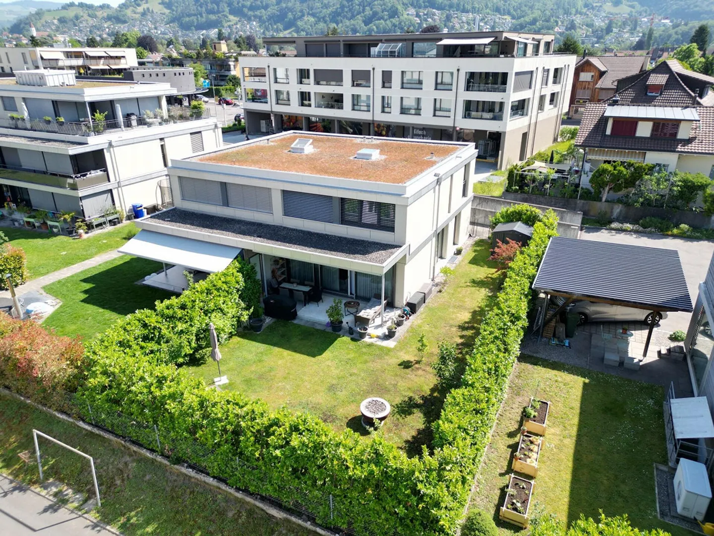 Modernes Doppelhaus mit Garten - Foto 1 von 11