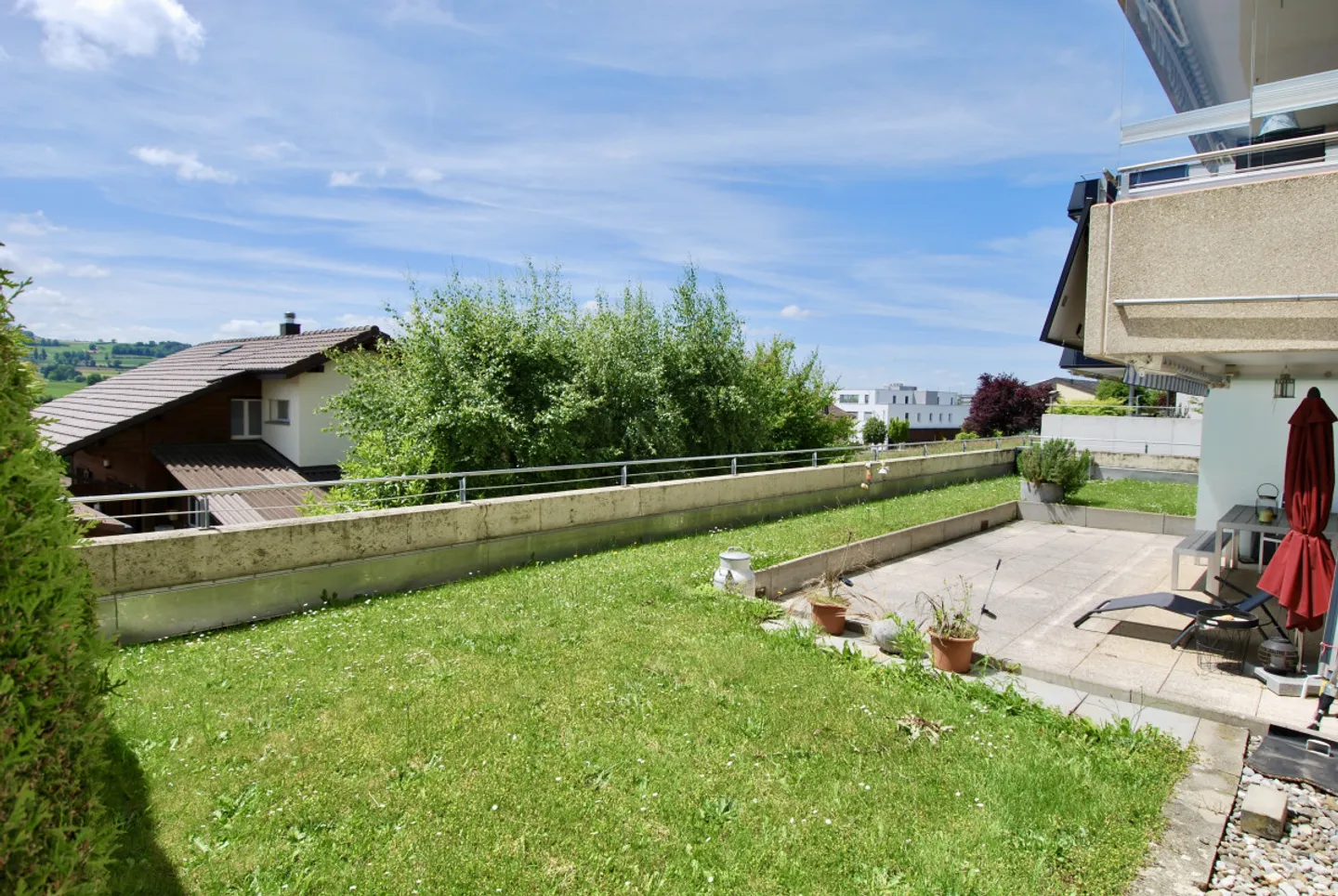 Bel appartement de 5,5 pièces avec jardin et vue sur les Alpes Fribourgeoise - Photo 1 sur 14