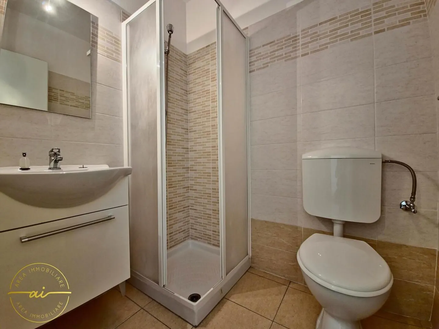 HELLER STUDIOMIT BALKON - GROSSE INVESTITION! - Foto 5 von 7