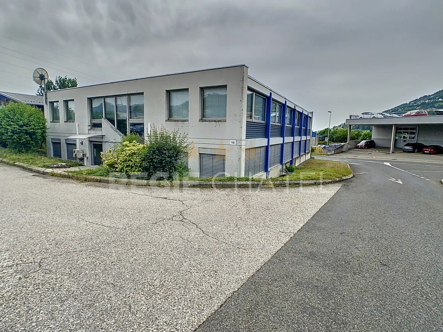 Diverses  surfaces commerciales - Photo 1 sur 8