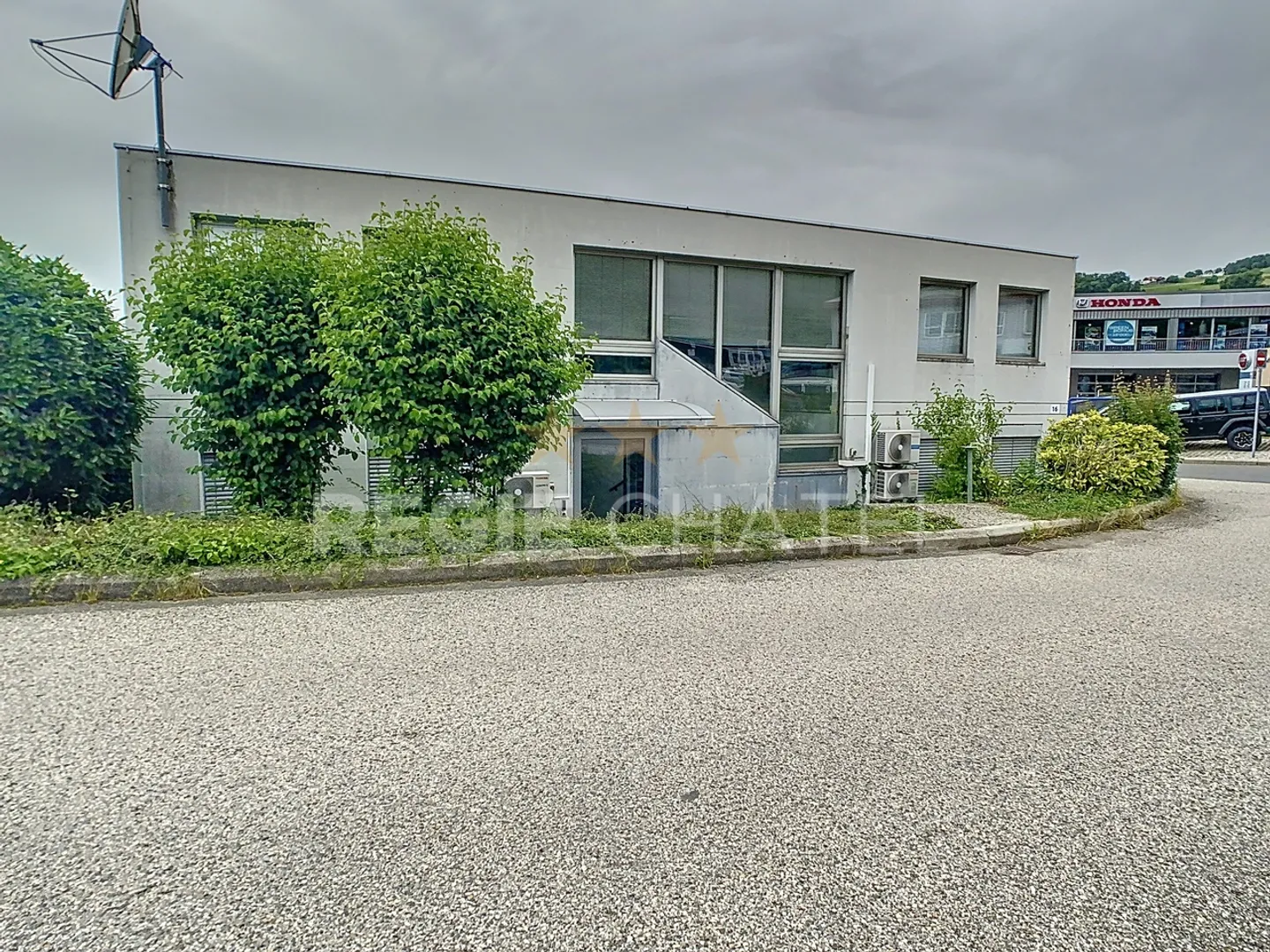 Diverses  surfaces commerciales - Photo 2 sur 8