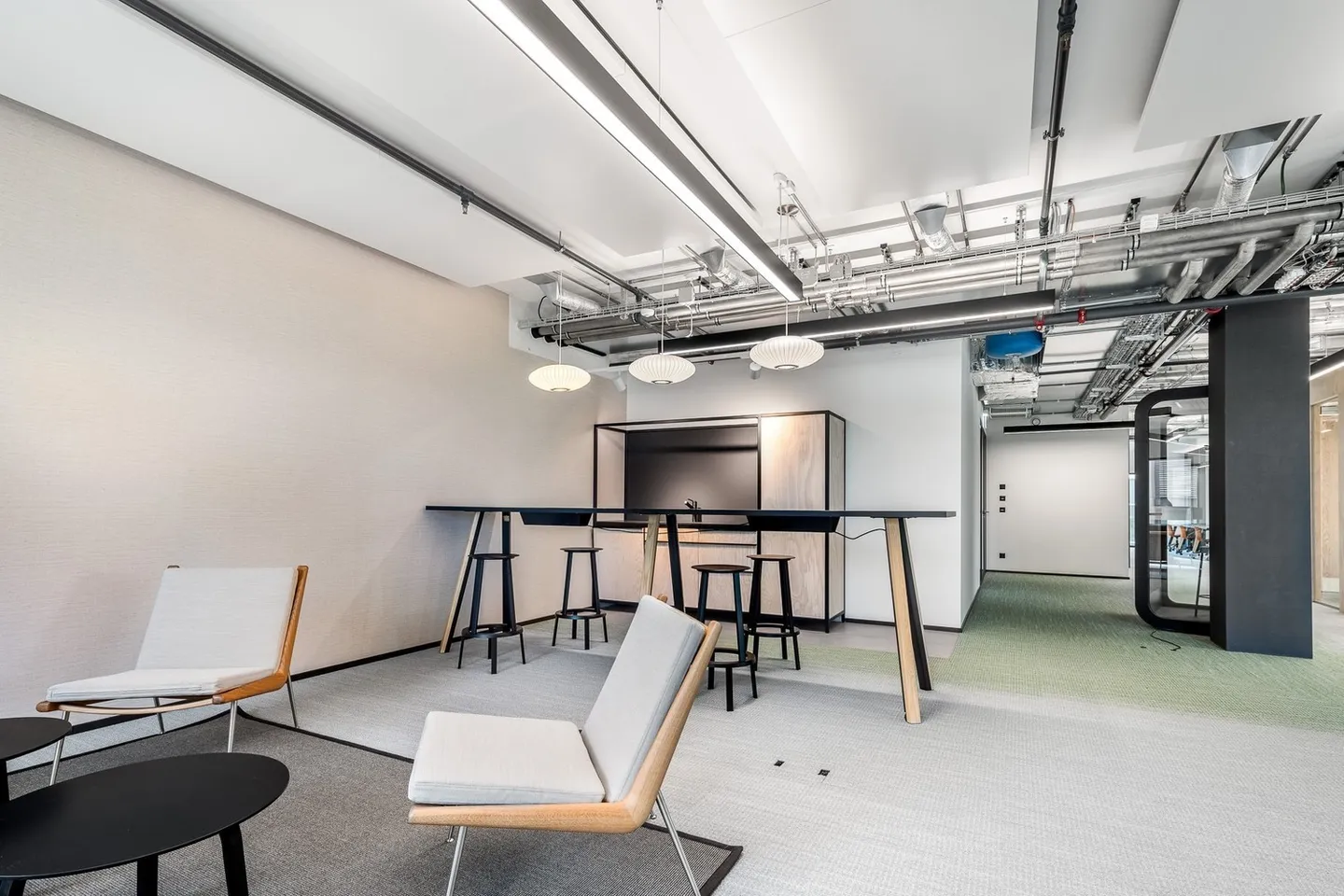 Exclusive Office Space in R2 Tower - Photo 5 of 13