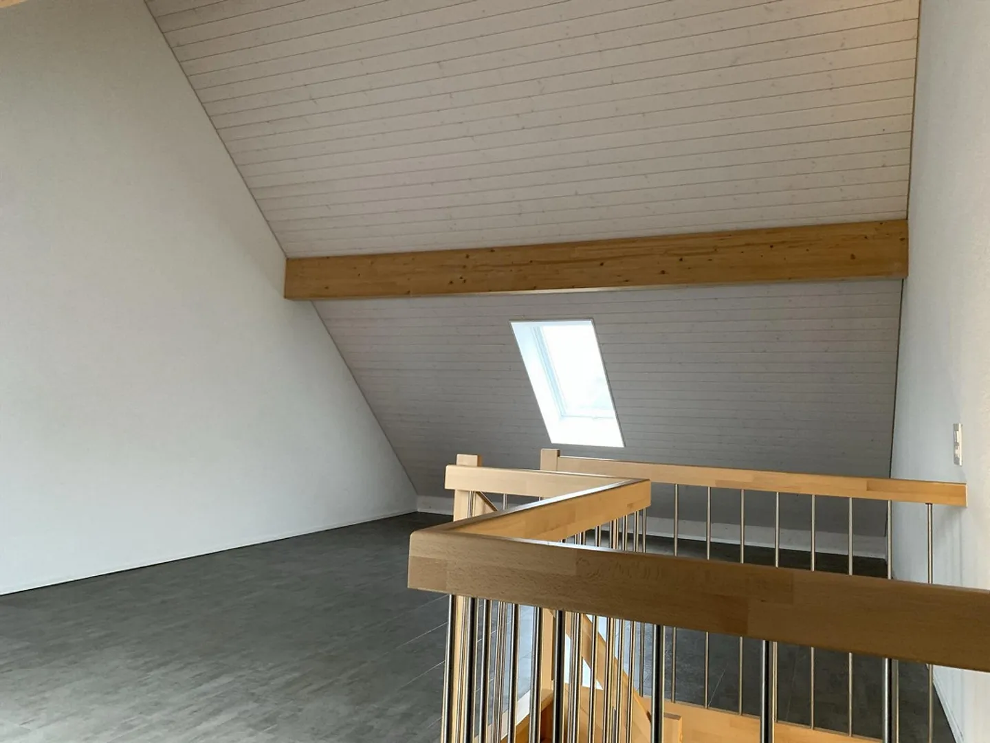 Generous 2.5 room apartment over two floors - Photo 6 of 10