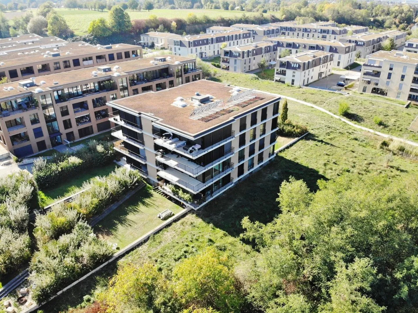 Vivre luxueusement avec une vue unique sur la ville - Photo 2 sur 9