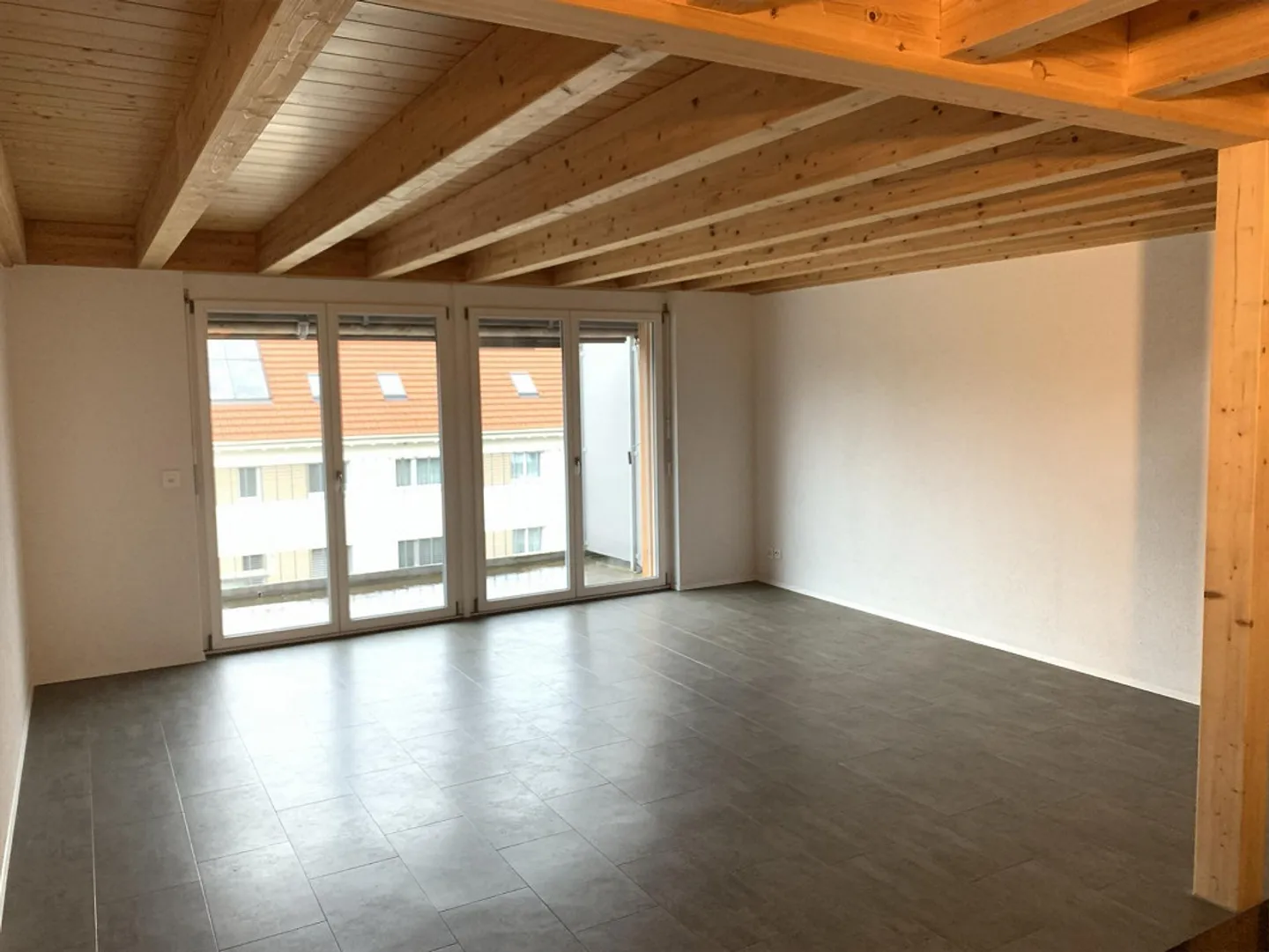 Generous 2.5 room apartment over two floors - Photo 1 of 10