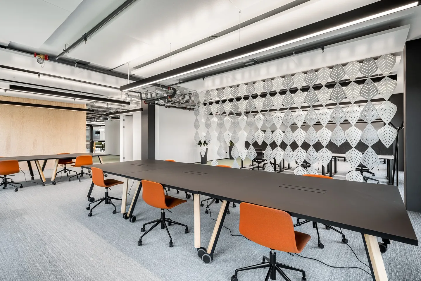 Exclusive Office Space in R2 Tower - Photo 10 of 13