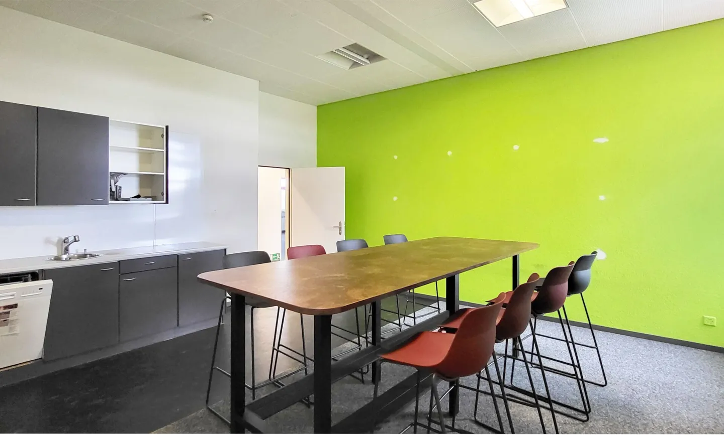 Utilisation temporaire - du bureau individuel au demi-étage ! - Photo 9 sur 12