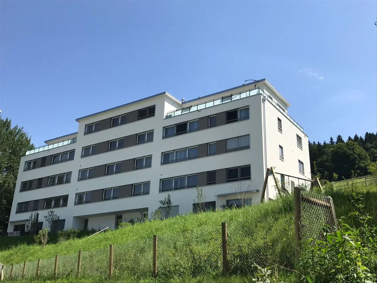 Appartement 4.5 pièces au 2ème étage - vie moderne dans un emplacement privilégié - Photo 1 sur 8