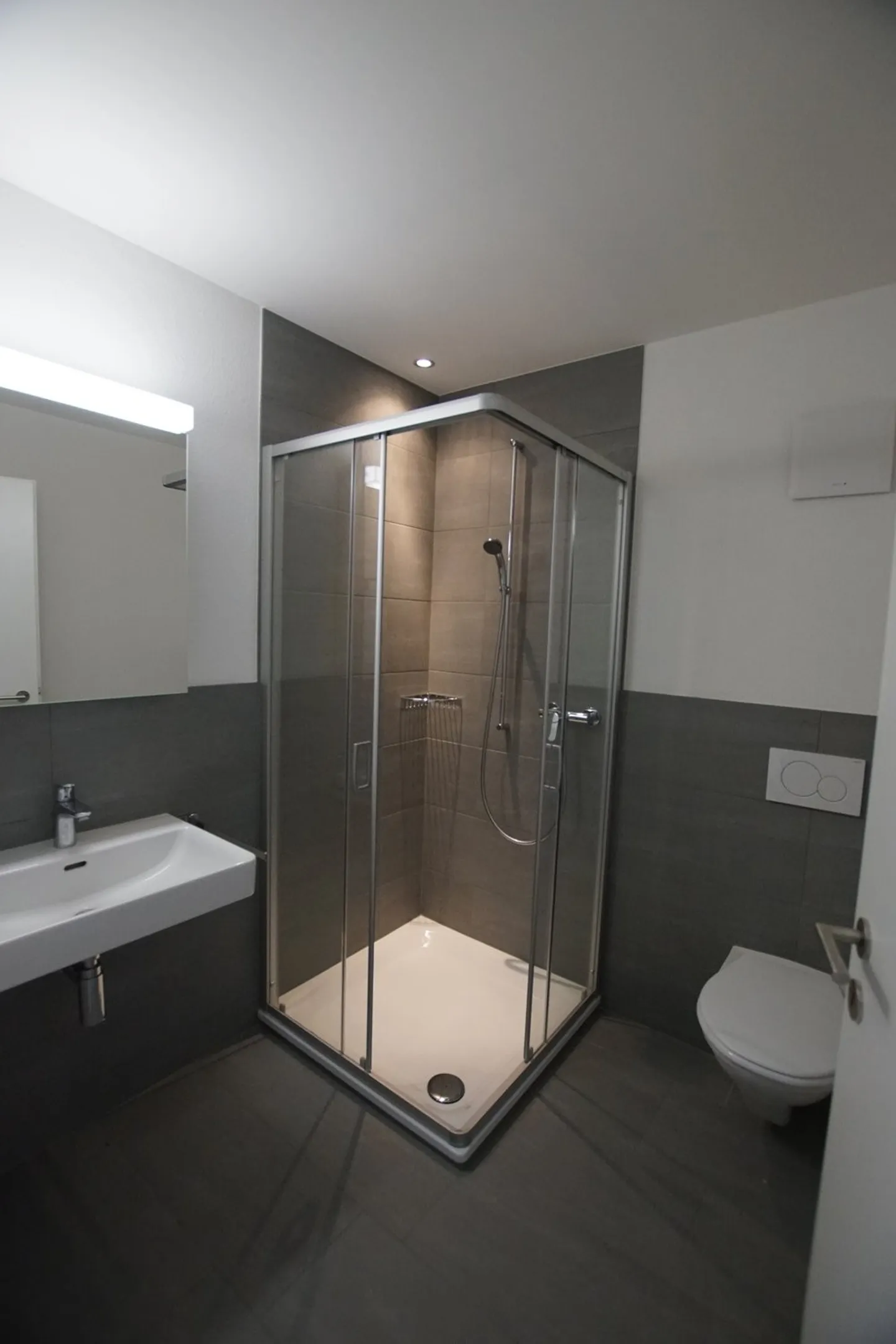 Appartement 4.5 pièces au 2ème étage - vie moderne dans un emplacement privilégié - Photo 5 sur 8