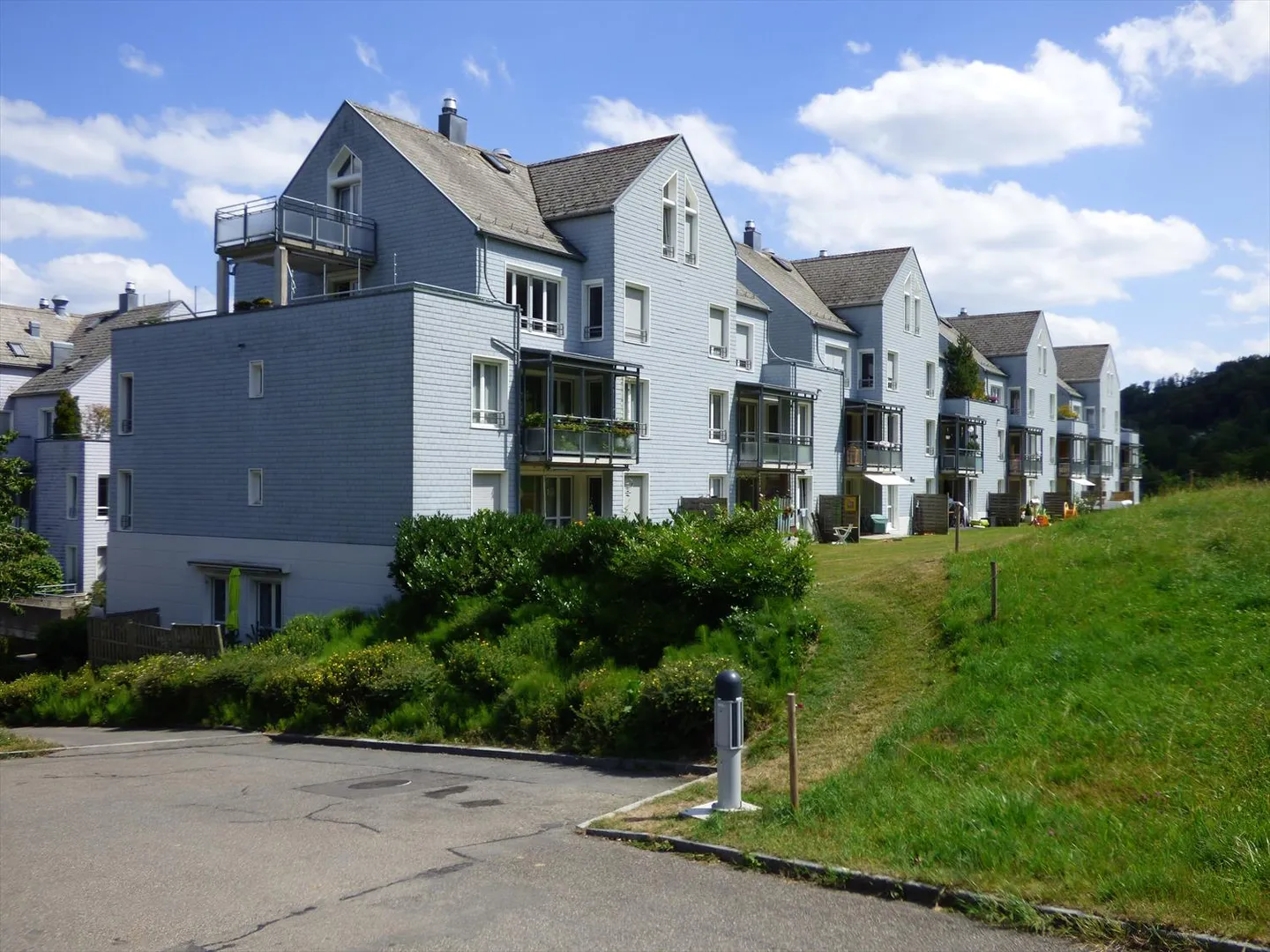 Outdoor parking space for rent - Photo 1 of 3