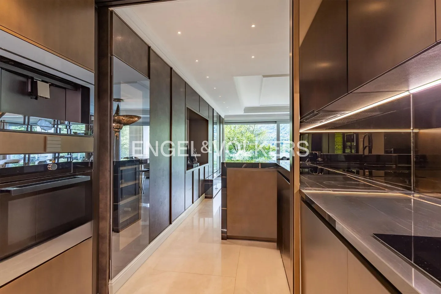 Appartamento attico prestigioso con vista sul lago e terrazza sul tetto - Foto 7 di 15