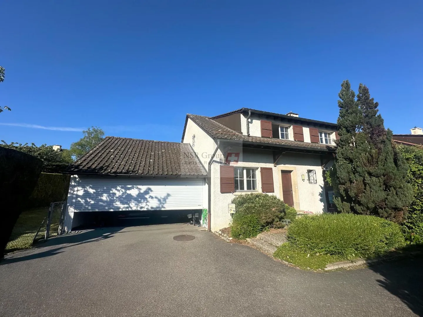 Bella casa familiare con grande giardino a Veyrier - Foto 1 di 6