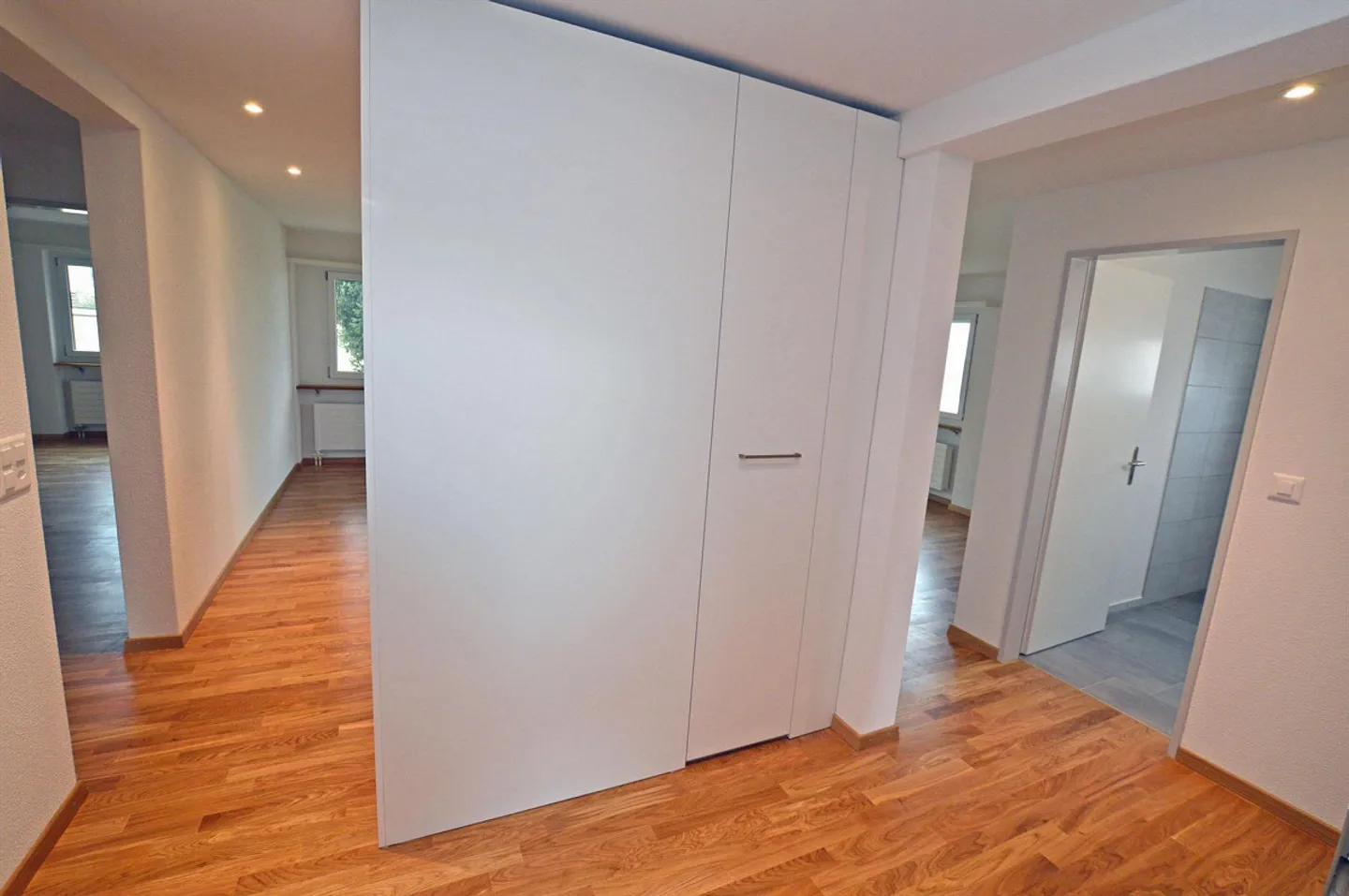 Appartement de jardin moderne de 4,5 pièces dans un quartier résidentiel calme - Photo 6 sur 11