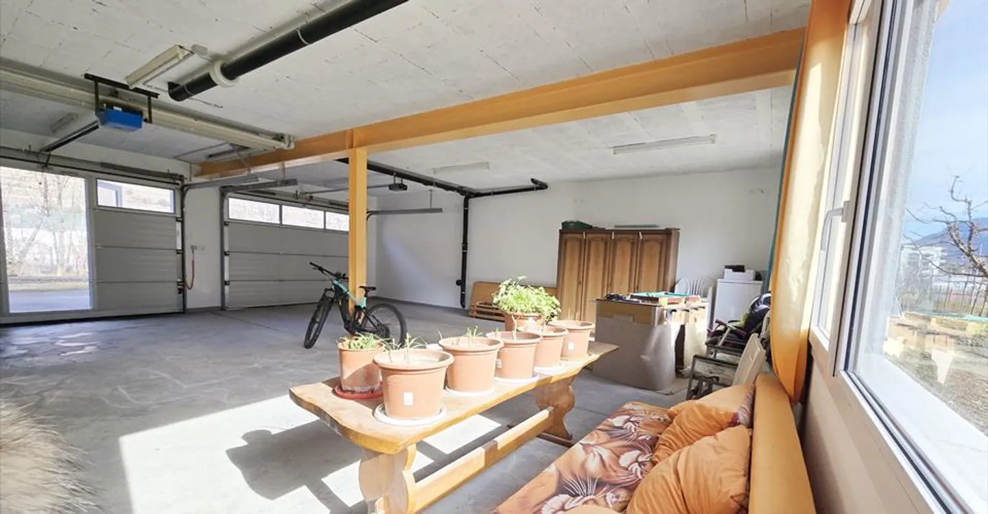Double garage and large convertible barn - Photo 2 of 8