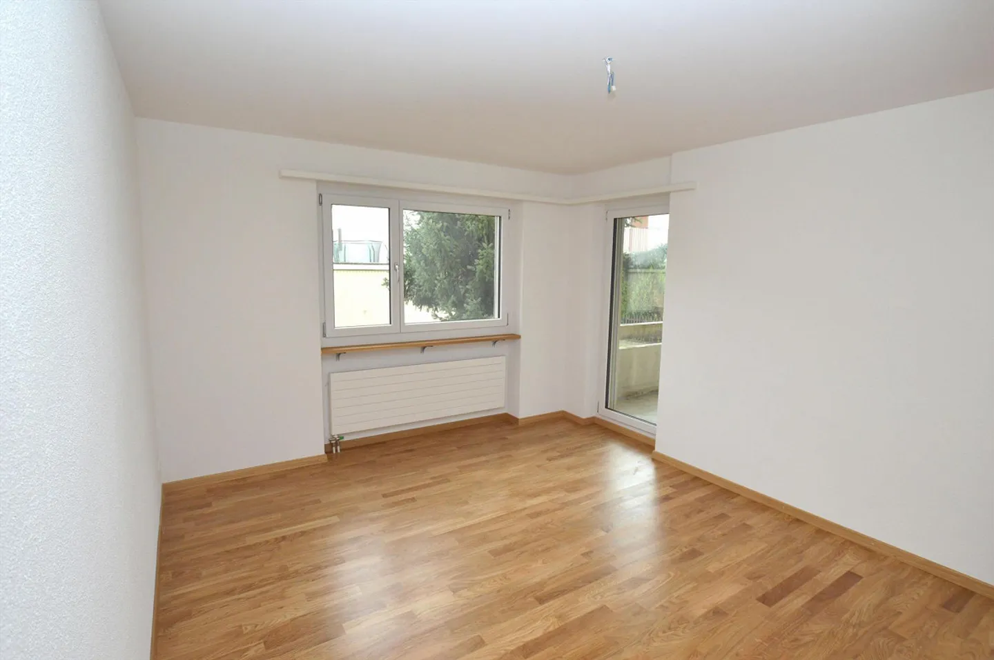 Appartement de jardin moderne de 4,5 pièces dans un quartier résidentiel calme - Photo 8 sur 11