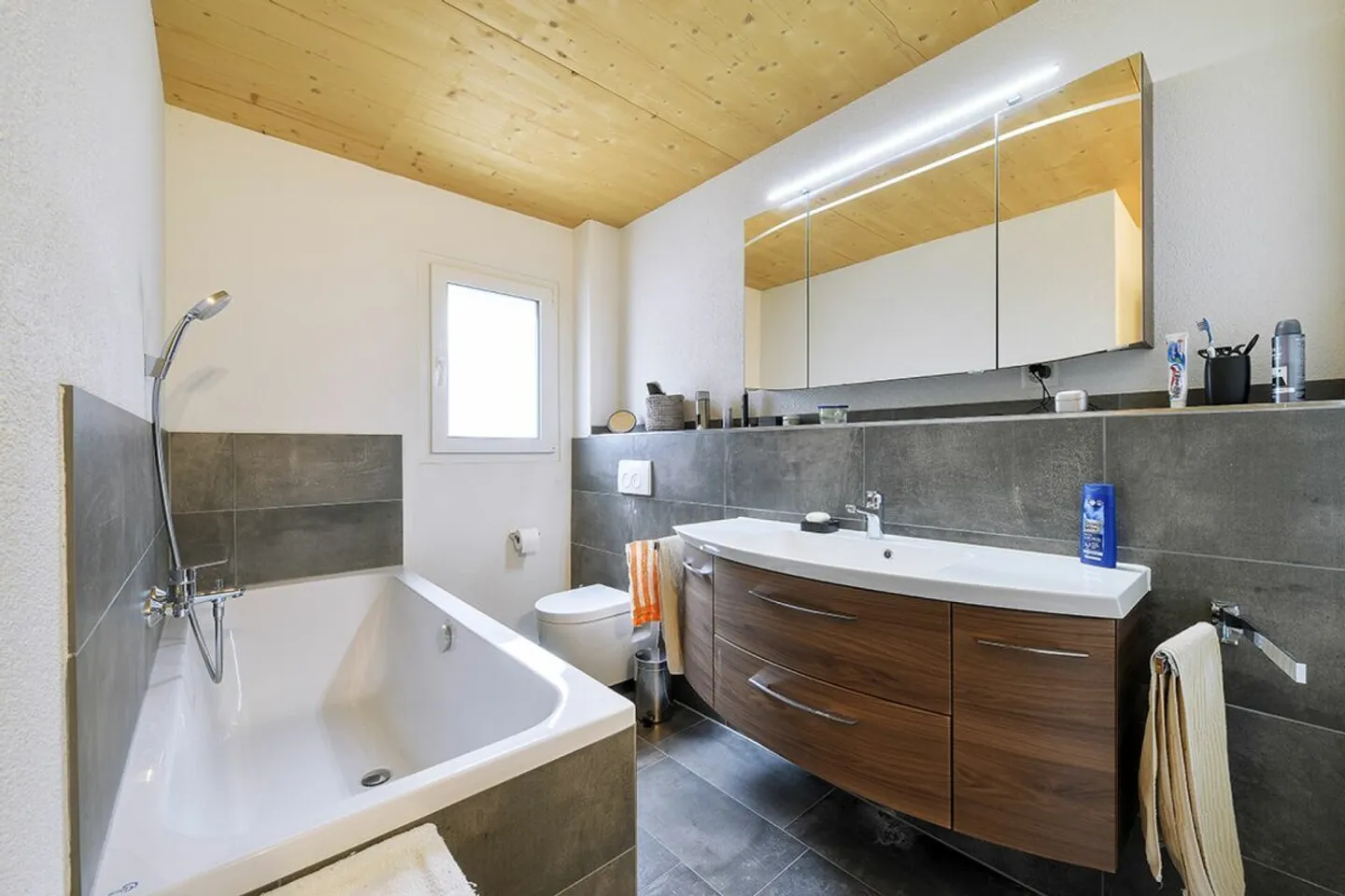 Familienhaus mit Renditepotenzial - Foto 18 von 21