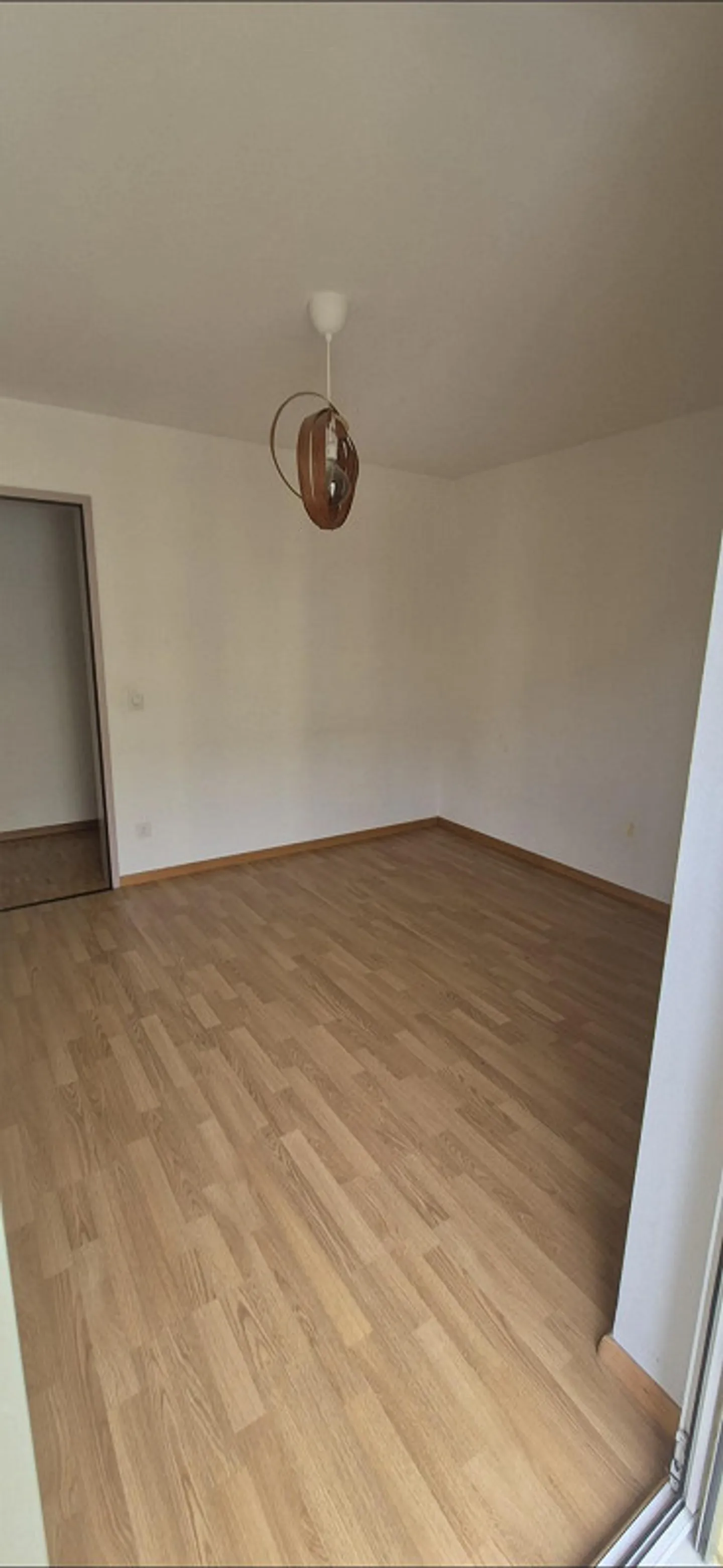Room in a shared apartment in the city of Lucerne - Photo 8 of 11