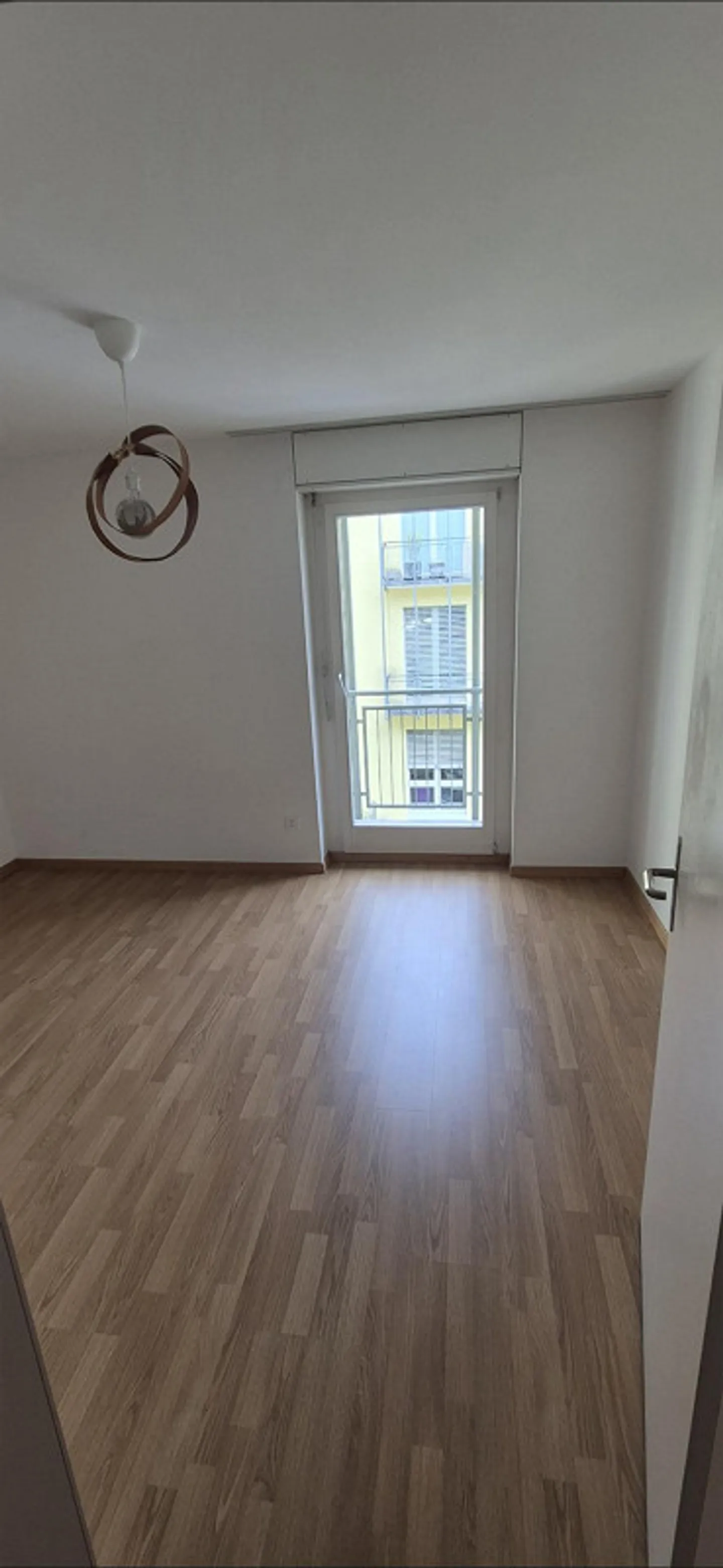 Room in a shared apartment in the city of Lucerne - Photo 9 of 11