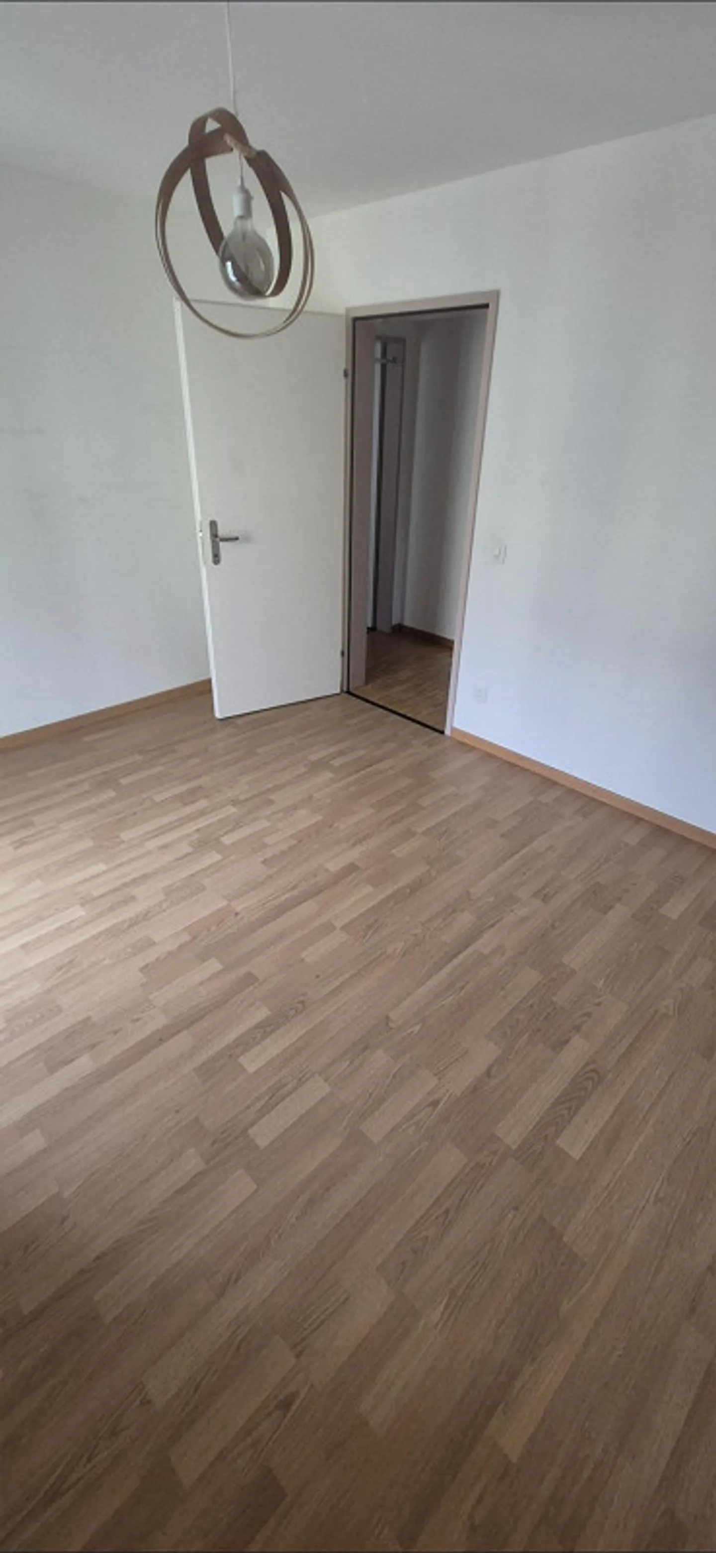 Room in a shared apartment in the city of Lucerne - Photo 7 of 11